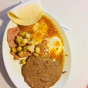 Salsa with eggs