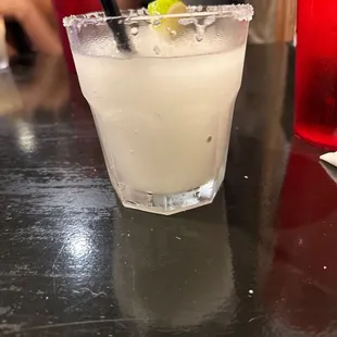 a margarita in a glass