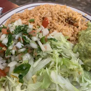 No beans for us but delicious rice, pico de gallo &amp; the TO DIE FOR GUACAMOLE!!! Lawd help us all. Praise Jesus.