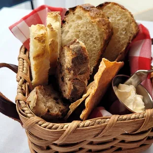 Casa Pernoi Bread Basket