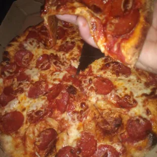 Medium Pepperoni pizza