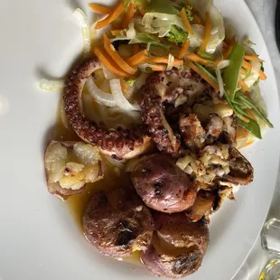Polvo à Lagareiro (octopus lagareiro style)