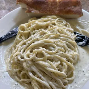 Alfredo Sauce with spaghetti