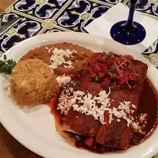 Enchiladas Rellenas de Nopalitos