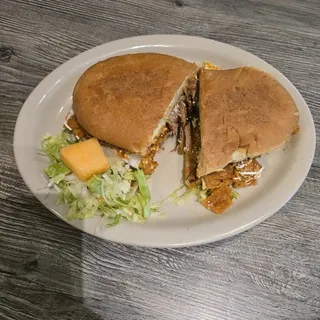 Chilaquiles con Huevo