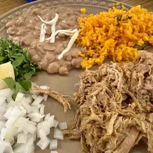 Guisado with 1 carne (carnitas)
