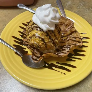 Fried ice cream dessert