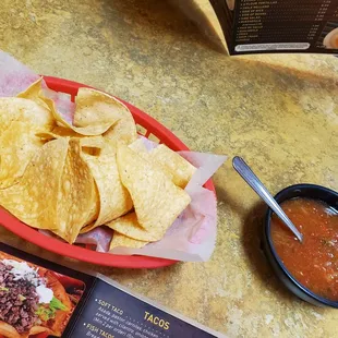 Chips &amp; salsa