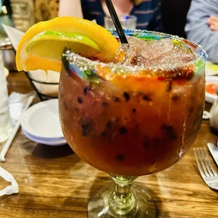 Grilled pineapple-berries margarita