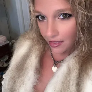 LoriLynn R.