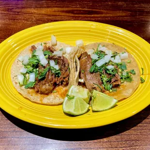 Burria Tacos (BLAH!)... Just check out the difference of the Burria Tacos I had my first time, which came w/ dipping sauce!