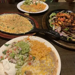 Chorizo con Queso and Chicken/Steak fajitas