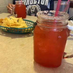 Salt on the rim, quality tequila. But not a single garnish fruit in the drink.