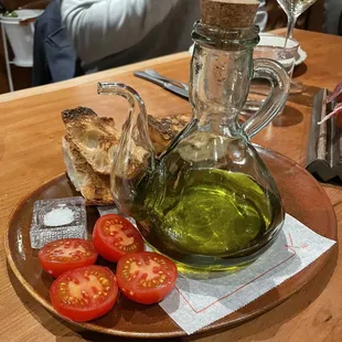 Toast with tomato and olive oil