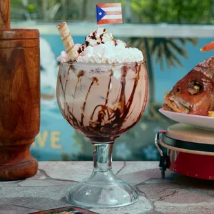 ¡Salud ! Porque ya es momento de que te olvides de todo lo que paso esta semana , y te vengas pa' tu casa favorita