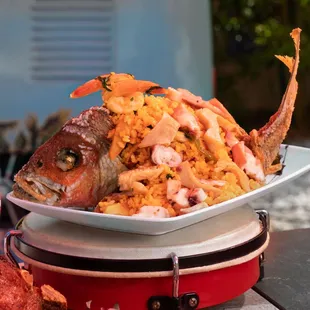 Chillo relleno de mamposteao y camarones