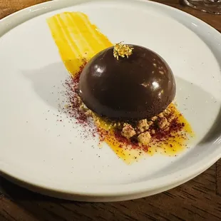 Chocolate mousse bonbon