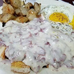 #4 Chipped beef on toast w/ side of sunny side up eggs