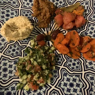 Veggie platter - 1st course - eat with complimentary bread