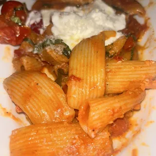 RIGATONI POMODORO