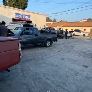 Great services, came in for a oil change and they checked my tire pressure and all my liquids thank you!