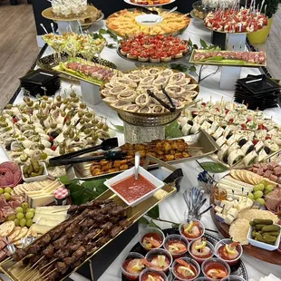 We also offer finger food catering