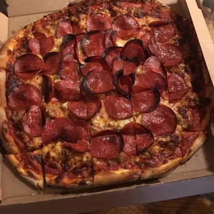 Xl sausage and pepperoni pizza very good