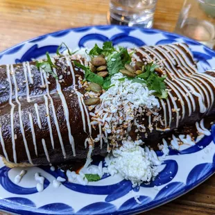 Mole enchilada