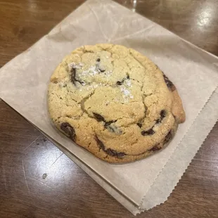 Chocolate chip cookie