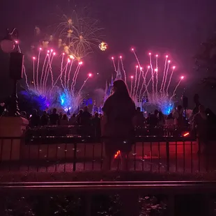 The view is better when the cast member is not a part of it