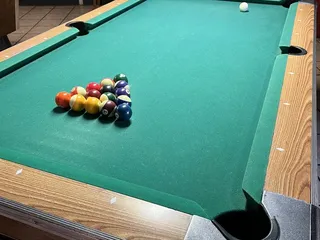 Nice-N-Easy Sports Bar