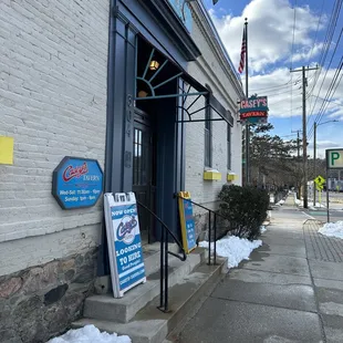 the entrance to the restaurant