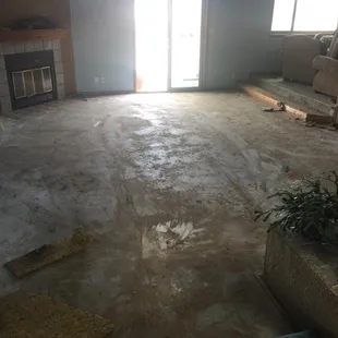 an empty living room