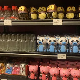 More Asian goodies, piggy banks