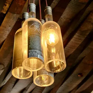 Clever hanging  bottle light
