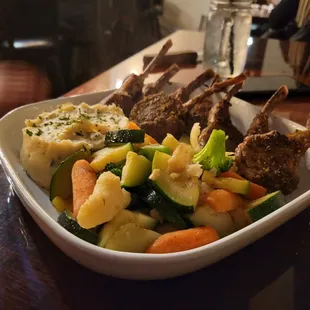 Lamb chops, mixed veggies and garlic mashed.