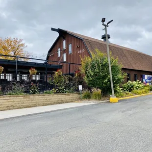 a view of the outside of a restaurant