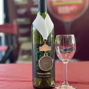 UNT Tempranillo wins Bronze at GrapeFest's People's Choice Wine Tasting.
