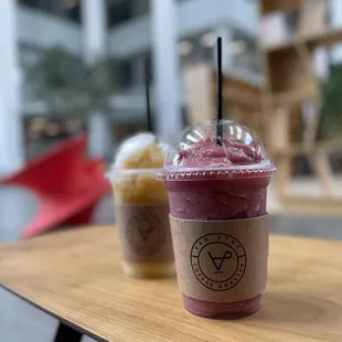 Peach Smoothie &amp; Wildberry Smoothie