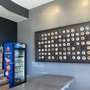 Love this bagel art: shows you all the diff bagels they have