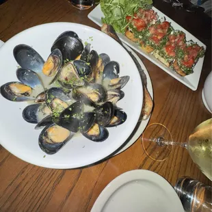 *Specials: Mussels &amp; Basil Pesto flatbread* Chardonnay *