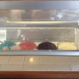 Ice Cream flavors they have for dessert or a snack.