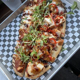 DINNER ONLY - THAI CHICKEN PIZZA