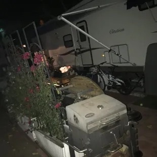 Managers site has stuff everywhere, like a garage sale. Junk everywhere, it makes surrounding sites feel like you're next to garbage.