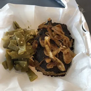 Turkey burger with grilled onions without bun with green beans