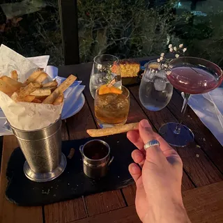 GARLIC FRIES (GF)