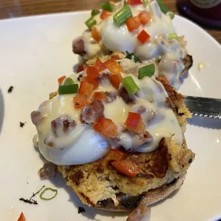 Crab cake Benedict
