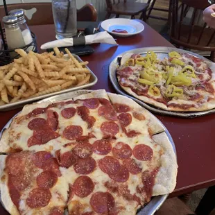 Amazing pizza!!! Nice crispy homemade crust with sweet sauce.