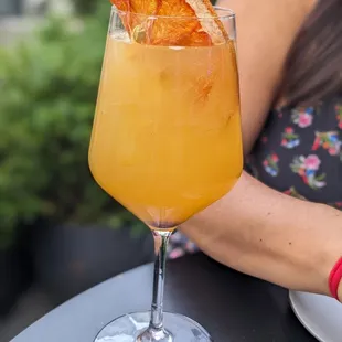 Peach sangria