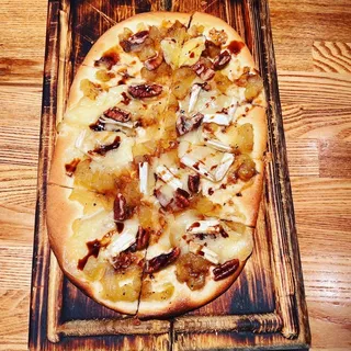 BRIE, CARAMELIZED APPLES, PECANS